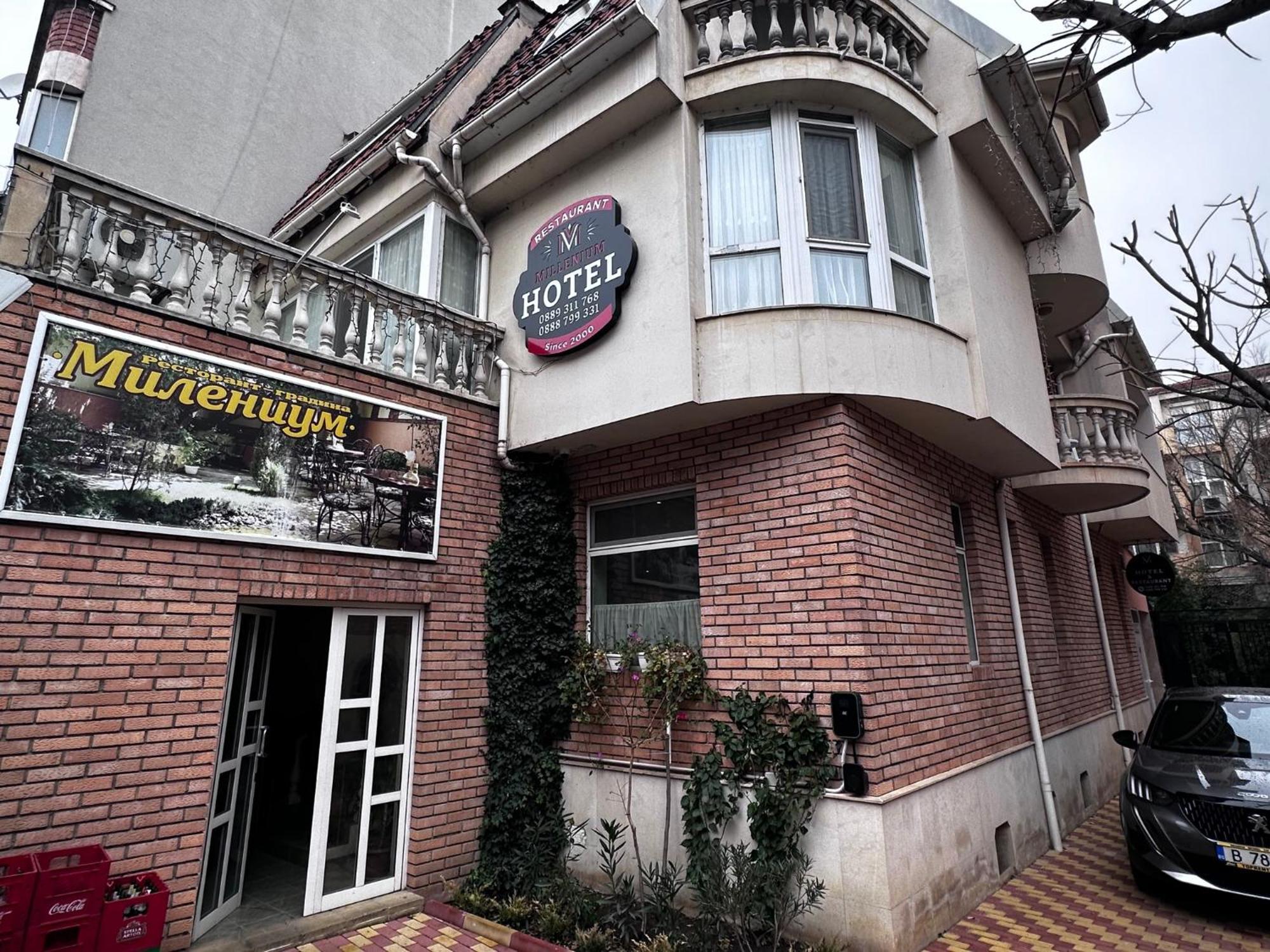 Хотел Милениум Yambol Exterior photo